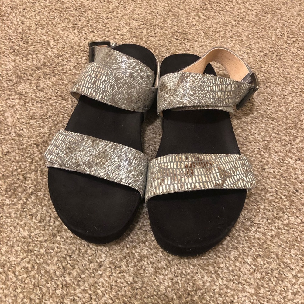 Revitaling Sandals.
